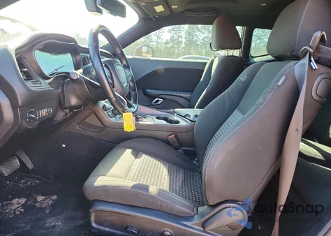 2023 Dodge Challenger Sxt z USA, uszkodzony, nr VIN 2C3CDZAG3PH602564